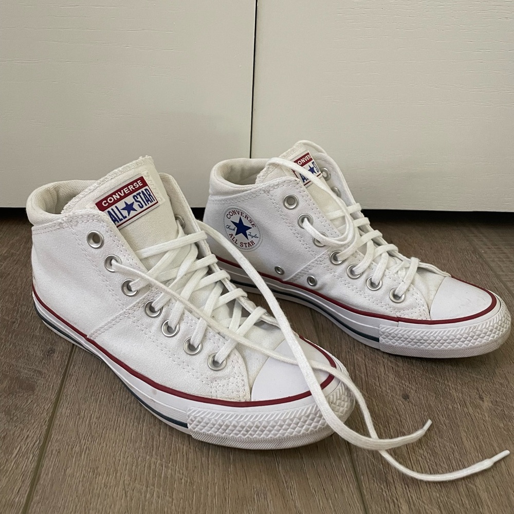Converse Women’s Chuck Taylor All-Star, mid tops, size 7